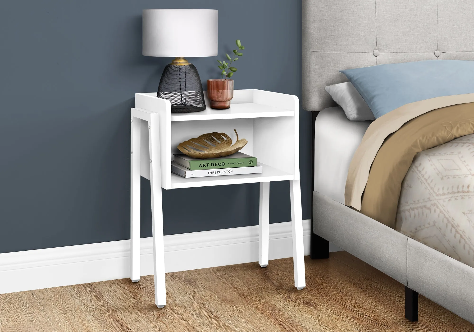Accent Table - 23"H / White / White Metal