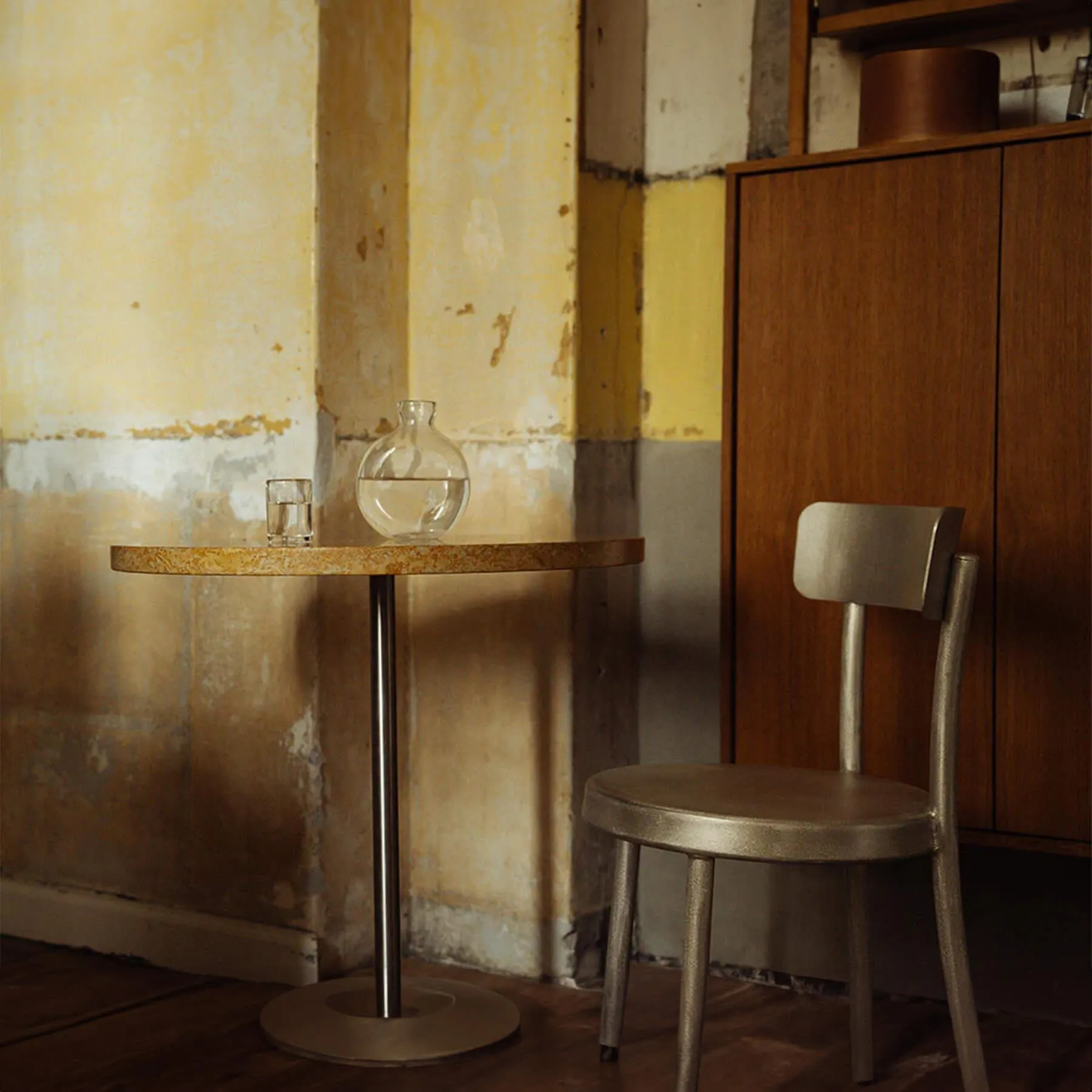 Frama 57 Table
