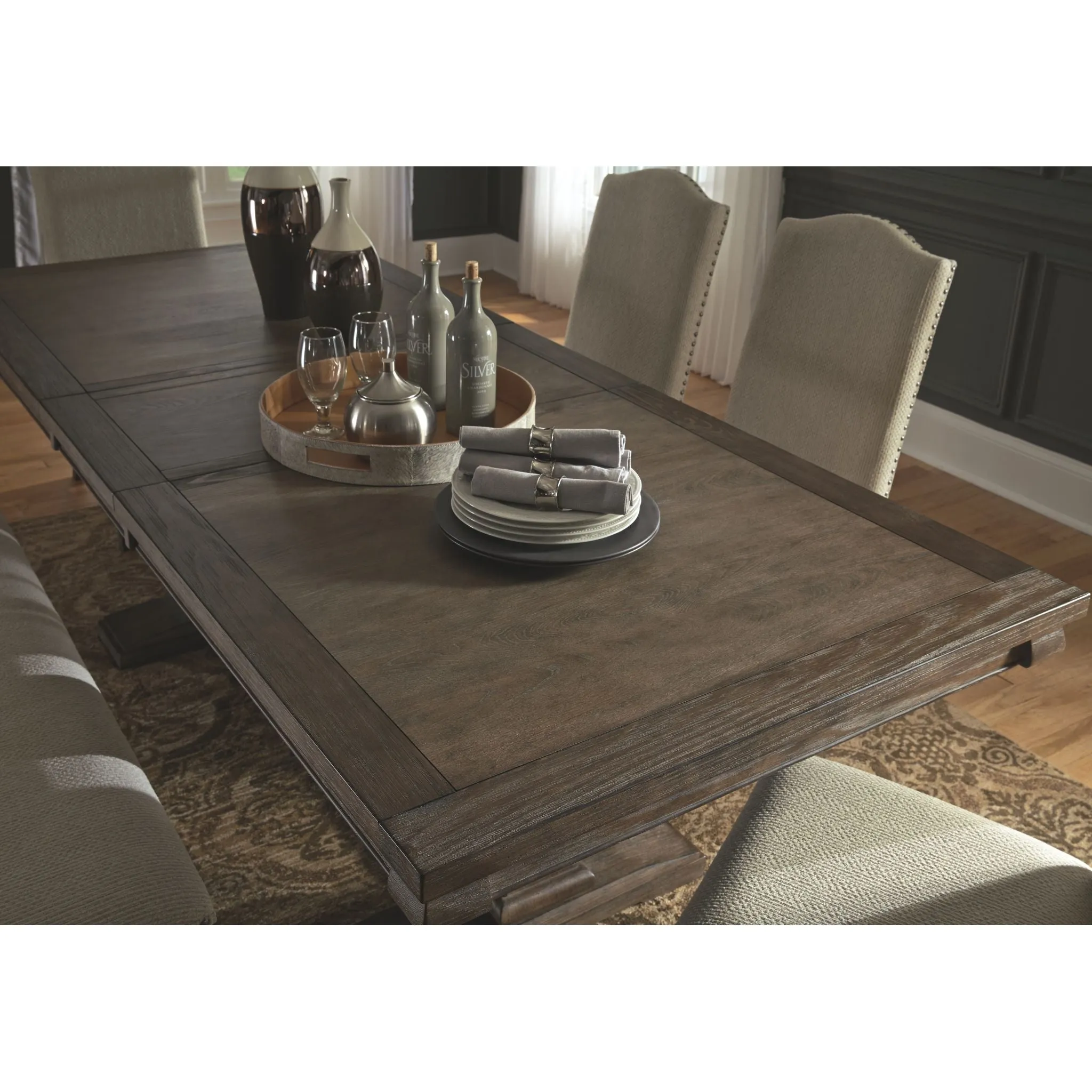 Johnelle-Exclusive Dining Set